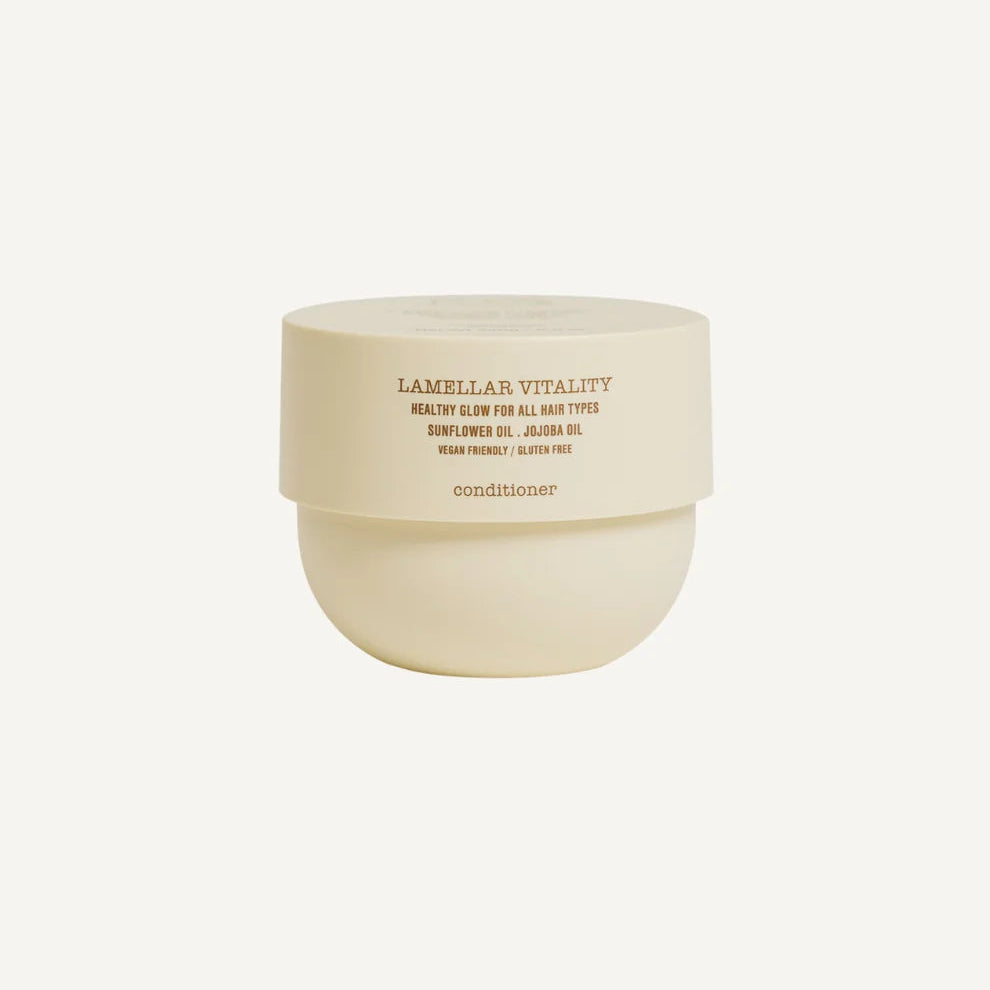 Pure Lamellar Vitality Conditioner 240ml for soft shiny and hydrated hair